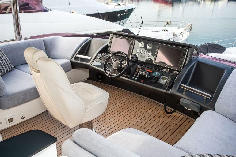 2017 Princess 83 