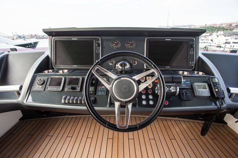 2017 Princess 83 
