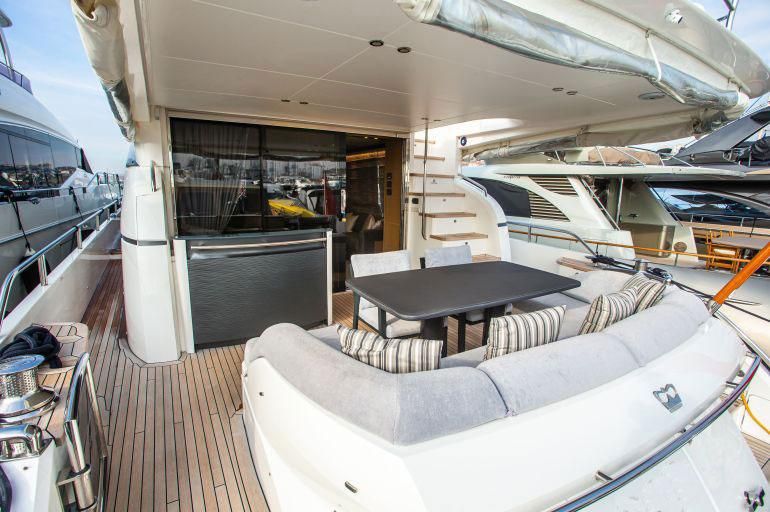 2017 Princess 83 