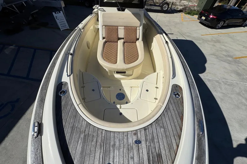  Yacht Photos Pics 2019 Chris-Craft Catalina 30 boat with elegant seating and teak deck.