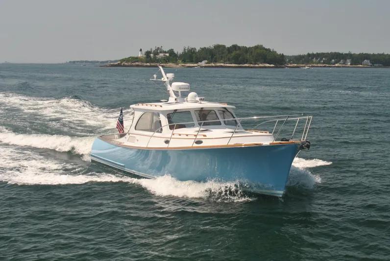 Elise Yacht Photos Pics 