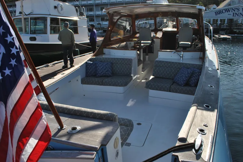 Elise Yacht Photos Pics Cockpit Forward