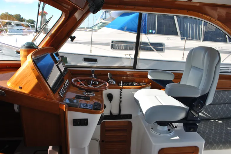 Elise Yacht Photos Pics Helm