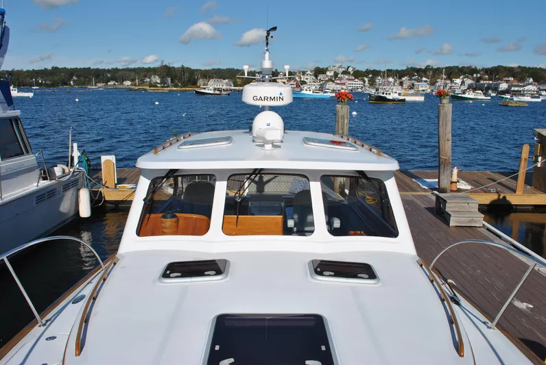 Elise Yacht Photos Pics Foredeck