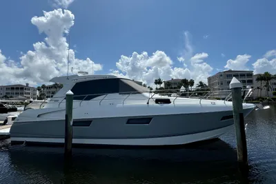 Cruisers Yachts 48 Cantius