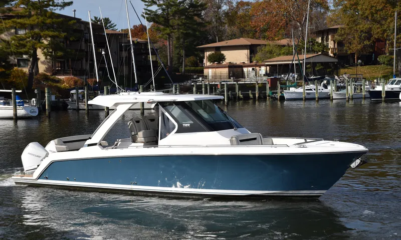 In Stock Yacht Photos Pics 2023 Tiara 34LS