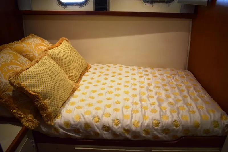 Cygnet Yacht Photos Pics Cozy bed in a 1960 Rybovich Sportfisherman yacht.