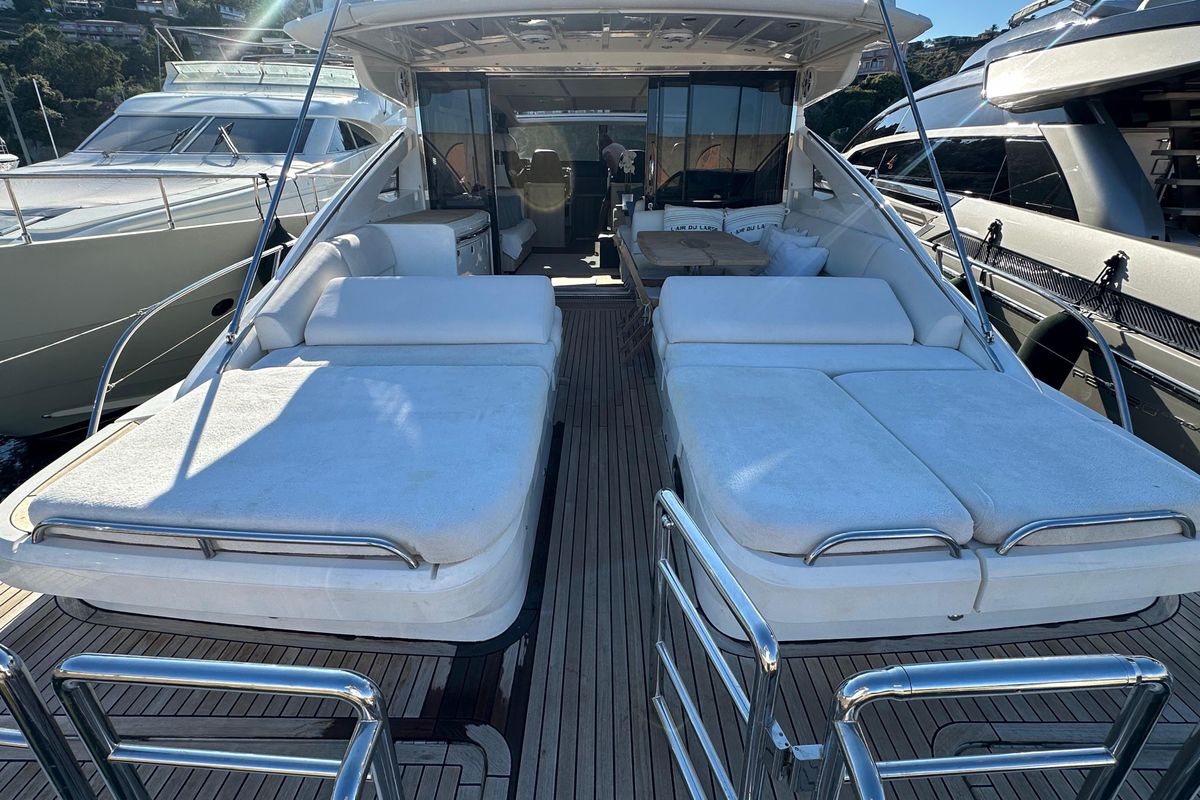 2006 Princess 71 