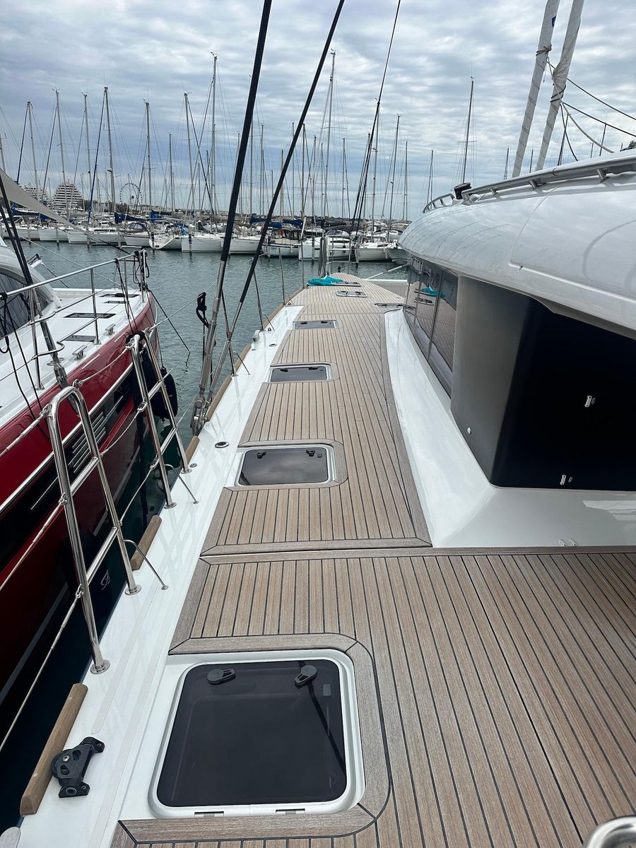 2012 Lagoon 62 