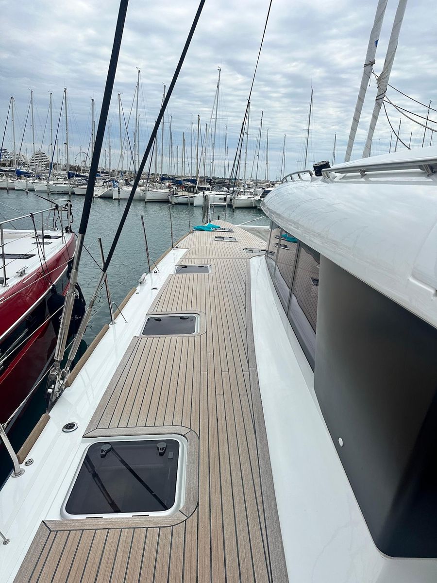 2012 Lagoon 62 