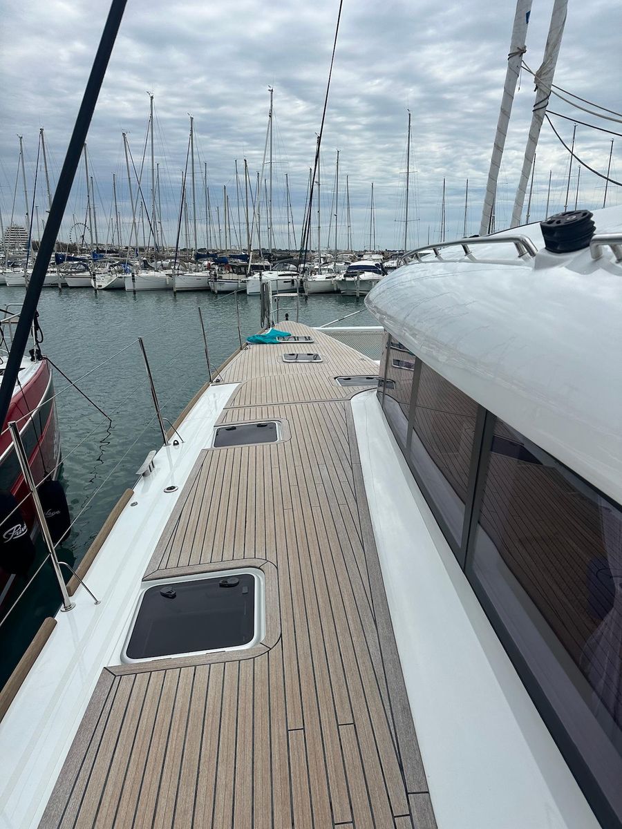 2012 Lagoon 62 