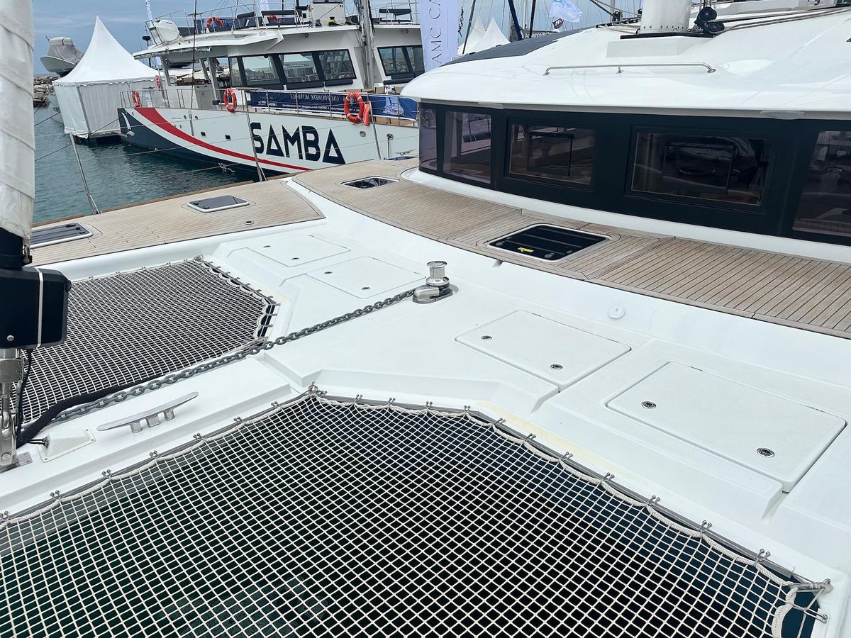 2012 Lagoon 62 
