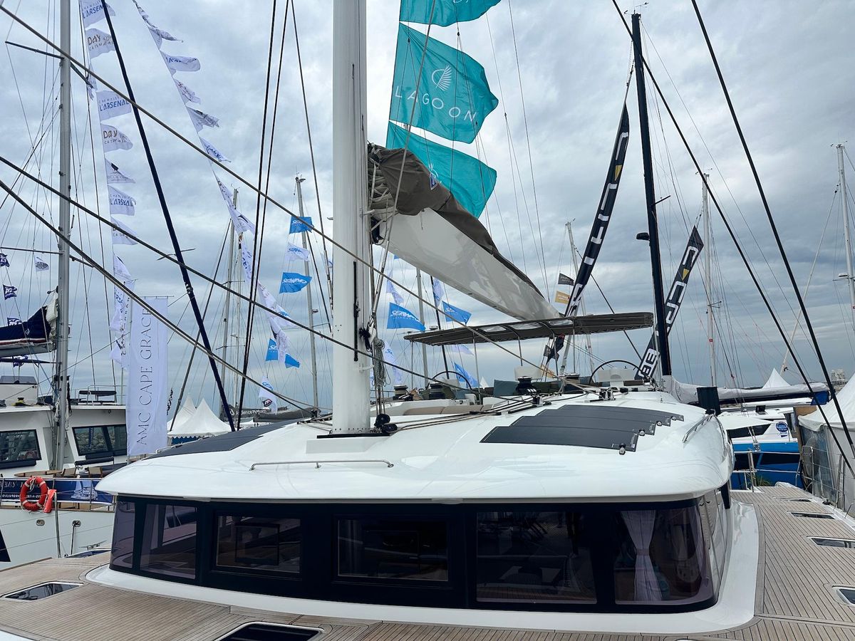 2012 Lagoon 62 