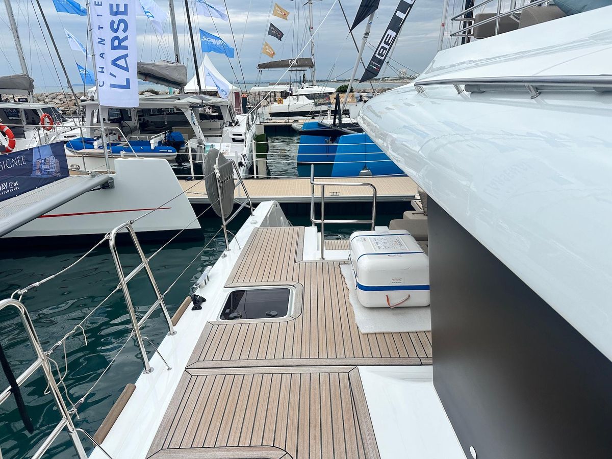 2012 Lagoon 62 