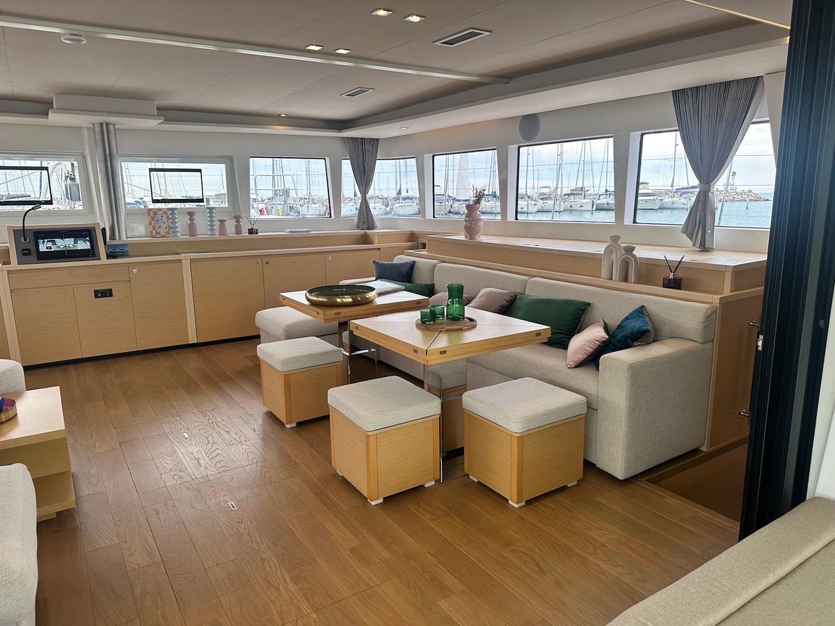 2012 Lagoon 62 