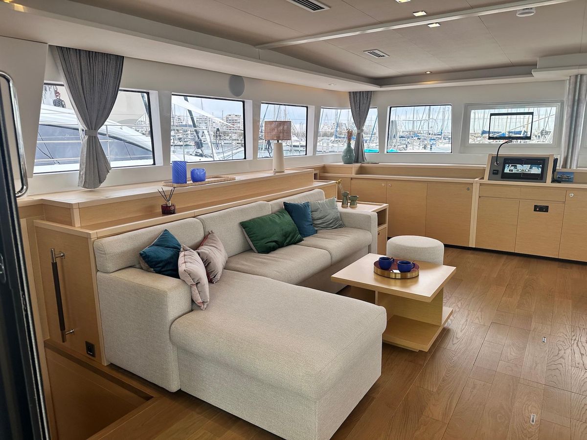 2012 Lagoon 62 