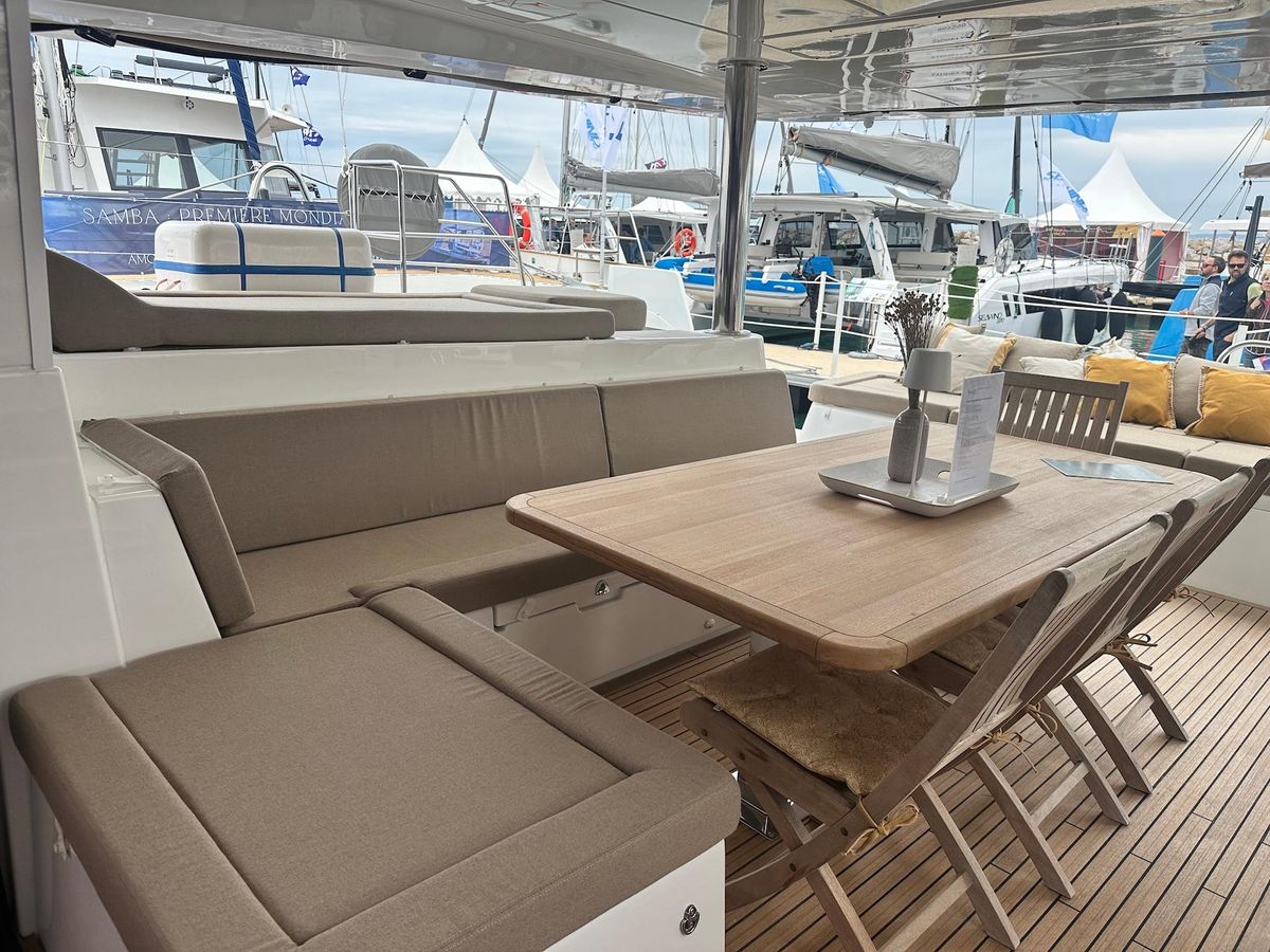 2012 Lagoon 62 