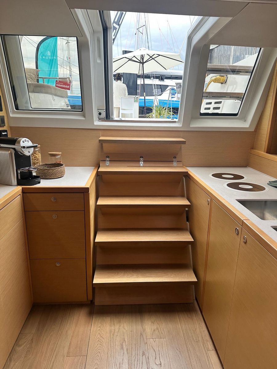 2012 Lagoon 62 