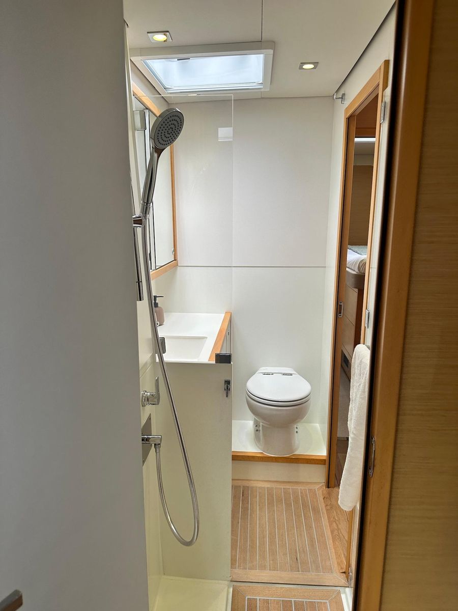 2012 Lagoon 62 