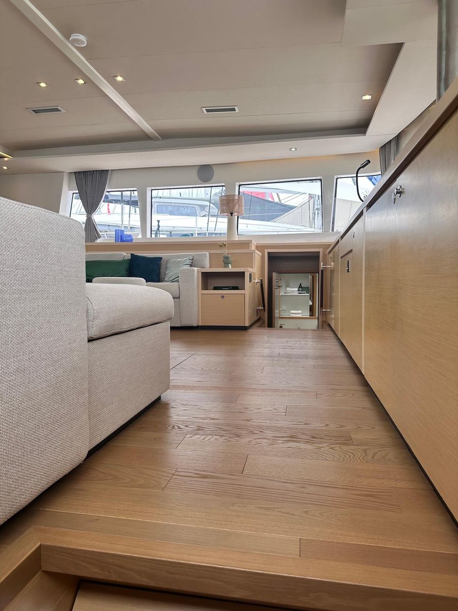 2012 Lagoon 62 