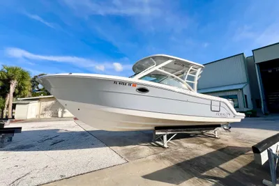 Robalo R317 Dual Console