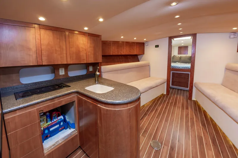 Closed Session Yacht Photos Pics 