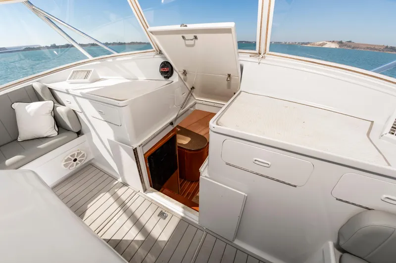 Closed Session Yacht Photos Pics 