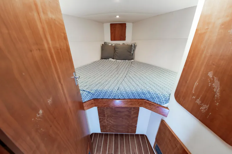 Closed Session Yacht Photos Pics 