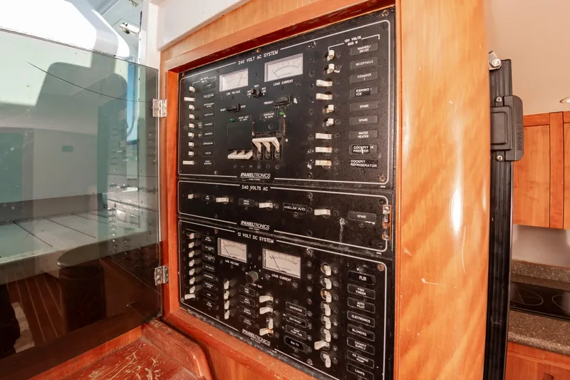 Closed Session Yacht Photos Pics 