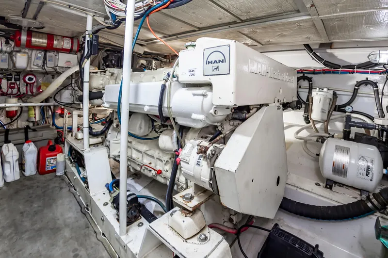 Closed Session Yacht Photos Pics 