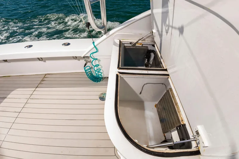 Closed Session Yacht Photos Pics 