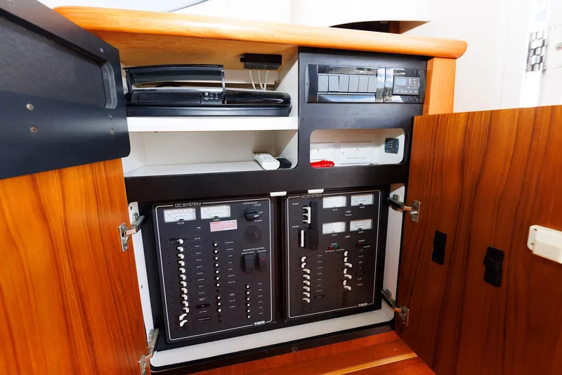 Chasing Tail Yacht Photos Pics 