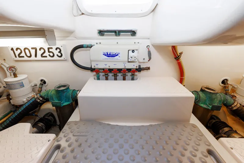 Chasing Tail Yacht Photos Pics 