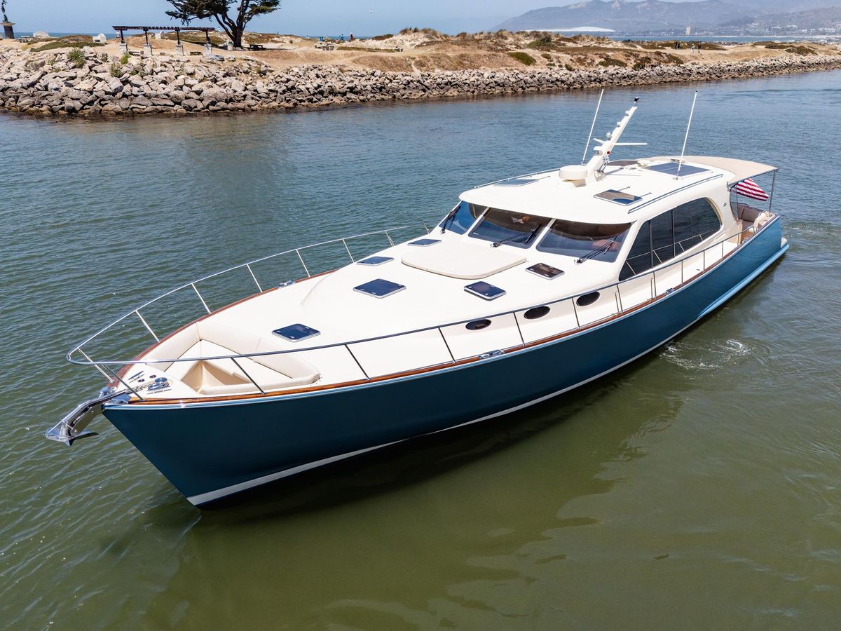 2025 Palm Beach Motor Yachts 70 