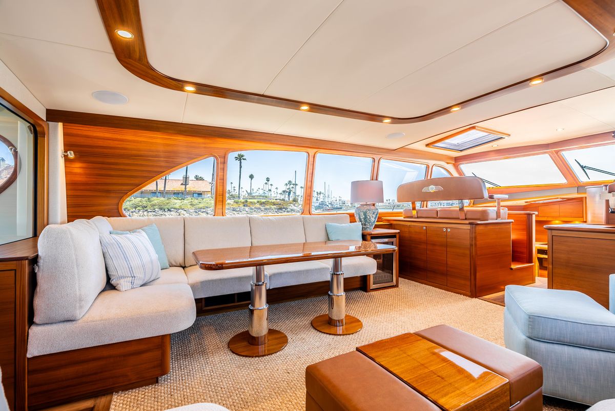 2025 Palm Beach Motor Yachts 70 