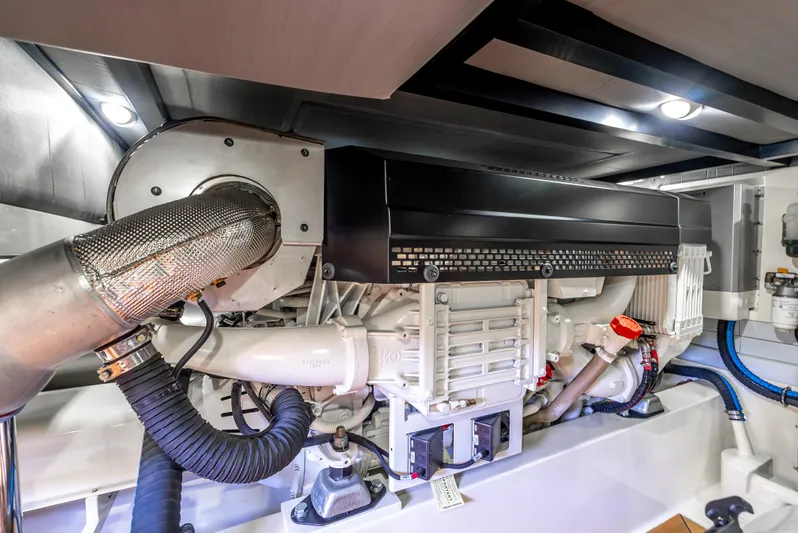 Margin Yacht Photos Pics 