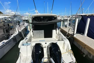 Boston Whaler 325 Conquest