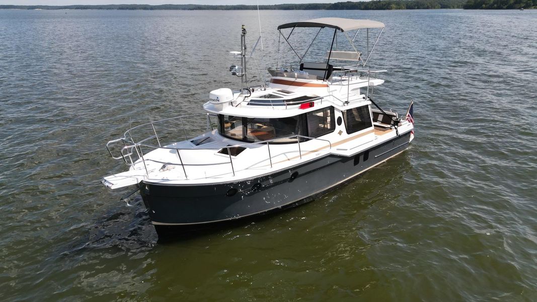 2018 Ranger Tugs R-29 CB