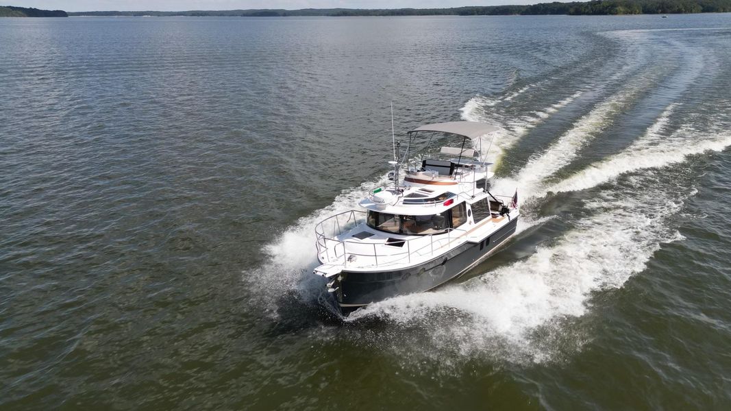 2018 Ranger Tugs R-29 CB