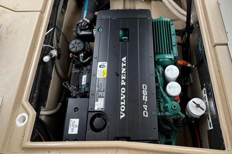  Yacht Photos Pics Volvo Penta D4-260 engine in 2014 Cutwater 28 boat, detailed view.