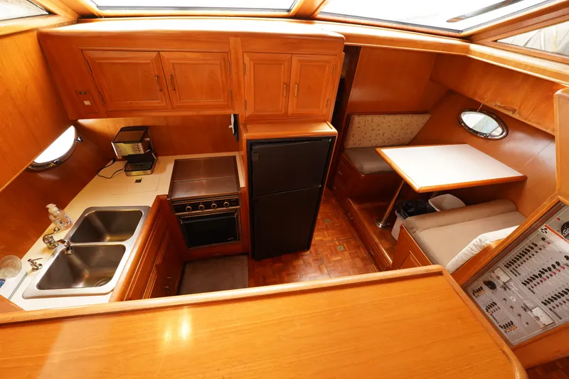 Annie Em Yacht Photos Pics 