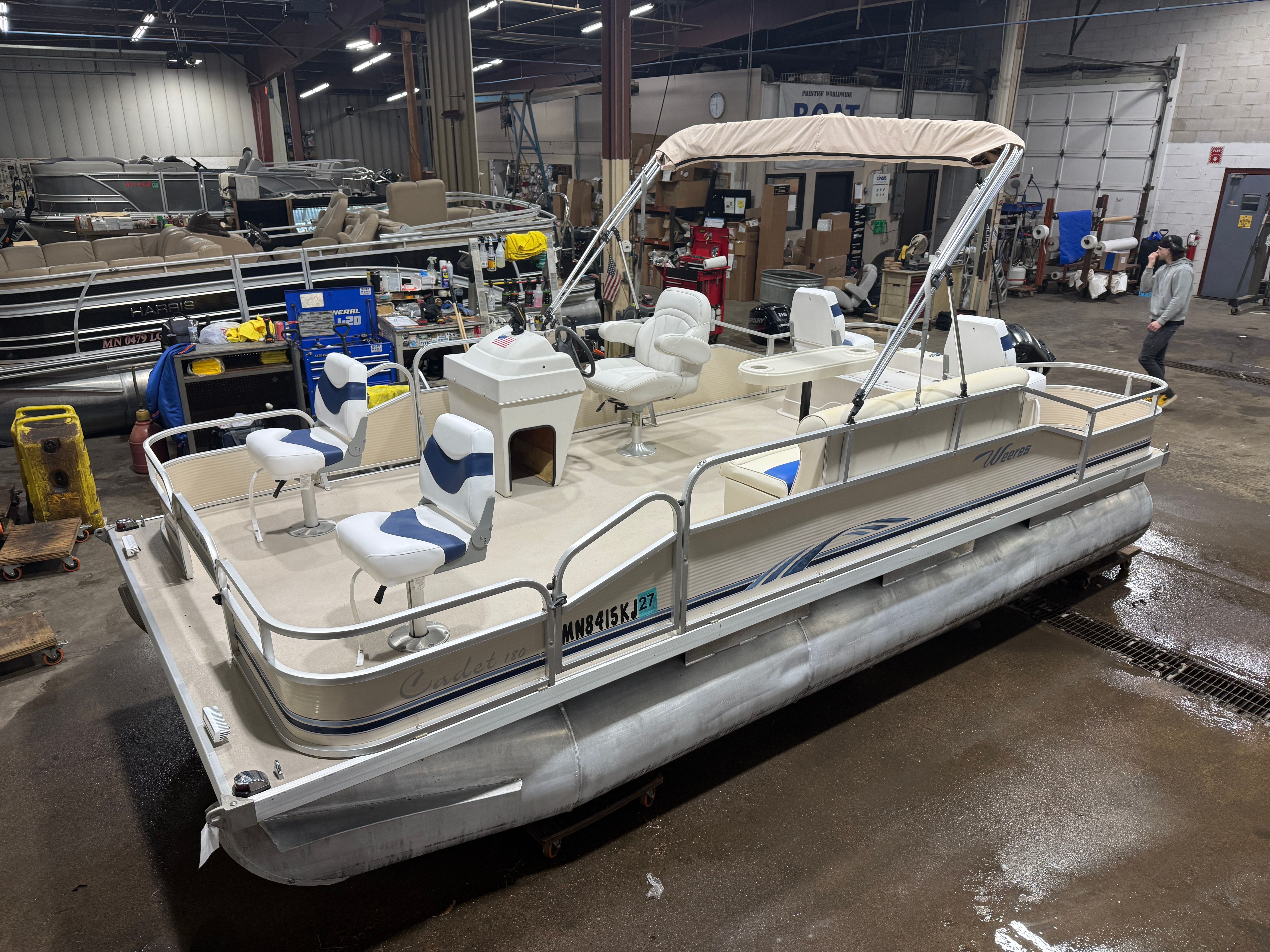 Weeres Family Fish Deluxe 220 Pontoon