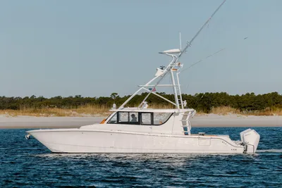 Invincible 46 Pilothouse