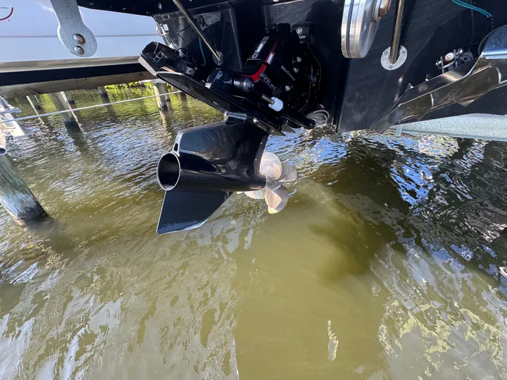  Yacht Photos Pics Aviara 28 Surf 2025 boat motor in water.