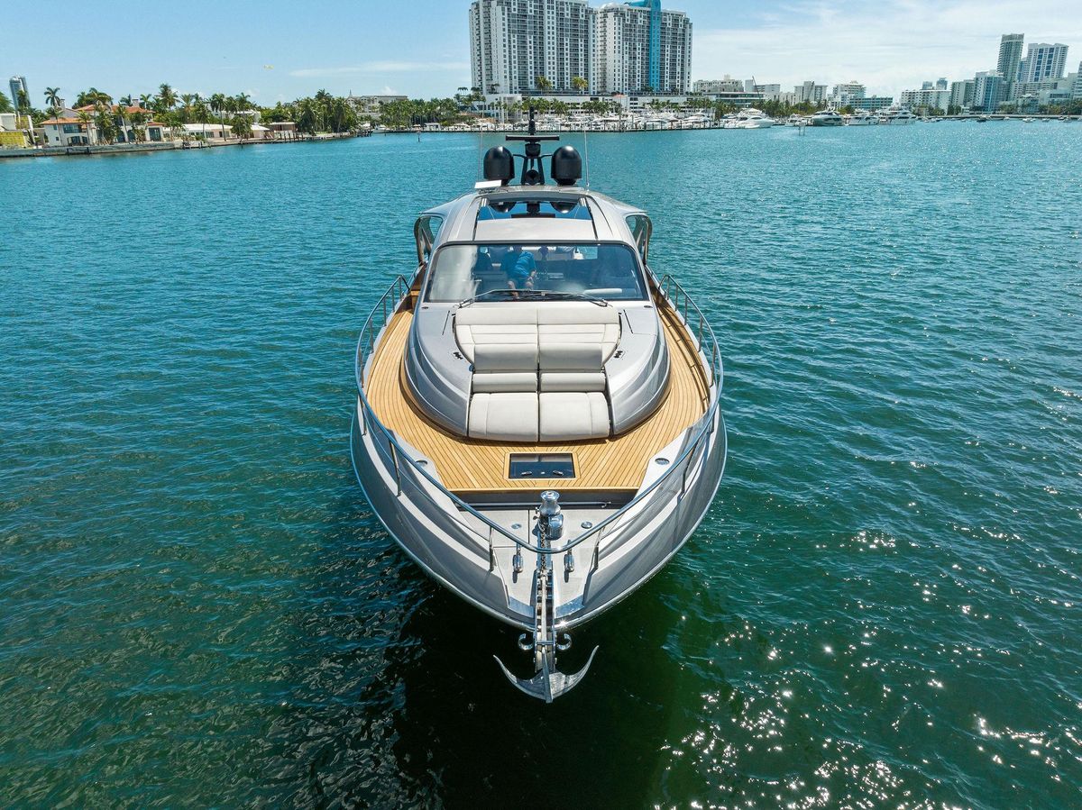 2022 Pershing 70 