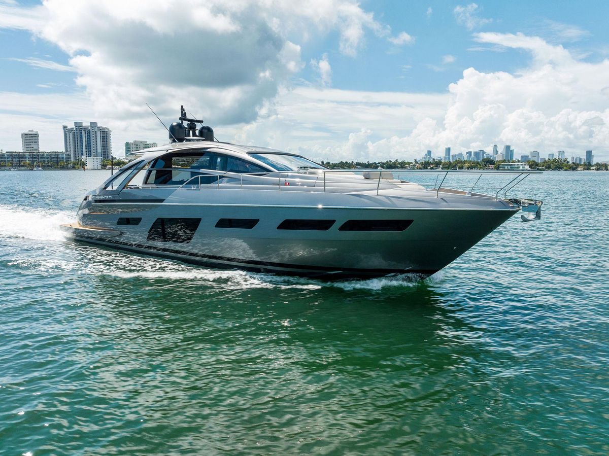 2022 Pershing 70 