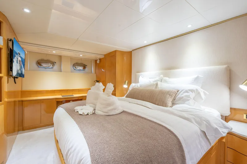 Calais Yacht Photos Pics 