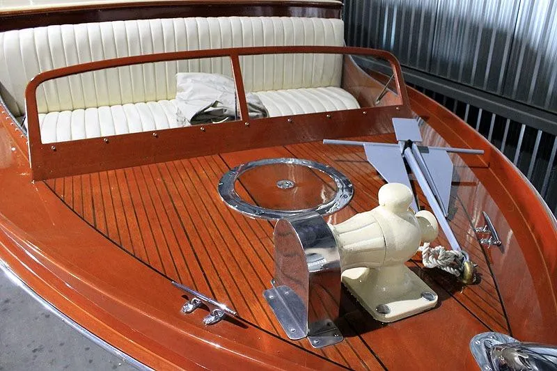 Allez Yacht Photos Pics 1930 Chris-Craft Commuter boat with polished wood deck and white seating.