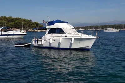 2000 Beneteau Antares 9