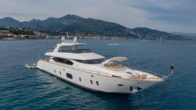 Yacht